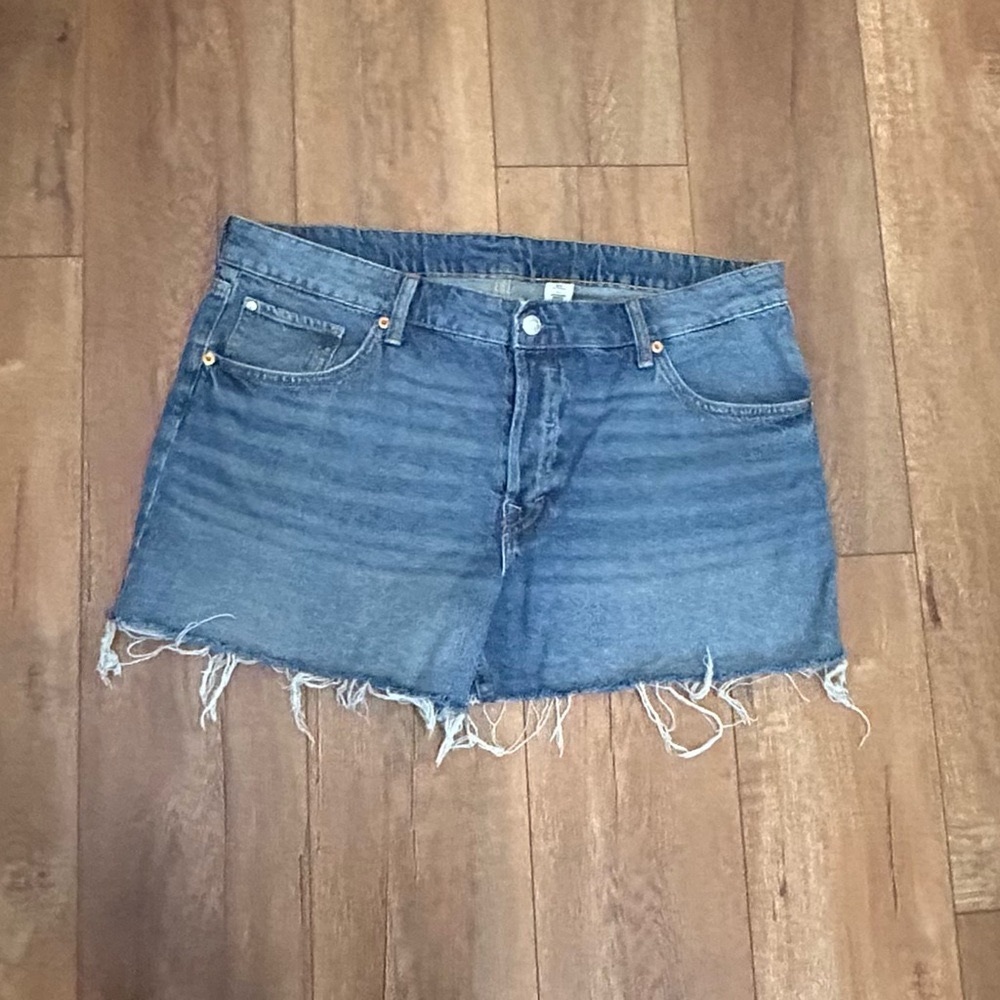 &Denim by H&M. Women’s Jean Shorts. Midrise. Size 14